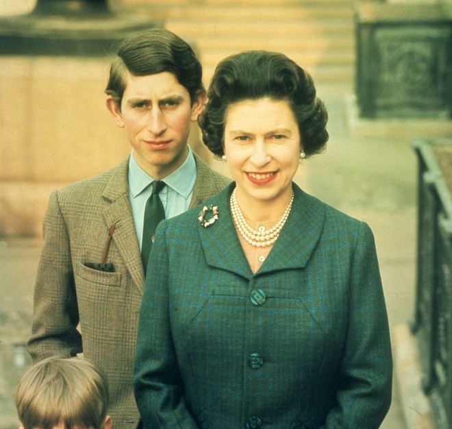 Nữ hoàng Elizabeth II qua đời: Nhìn lại 70 năm trị vì, người duy nhất mà hầu hết người Anh đều biết - Ảnh 11